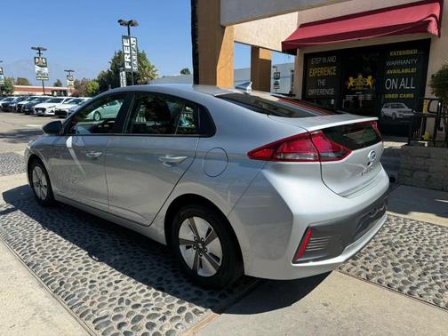 2022 Hyundai IONIQ Hybrid Blue