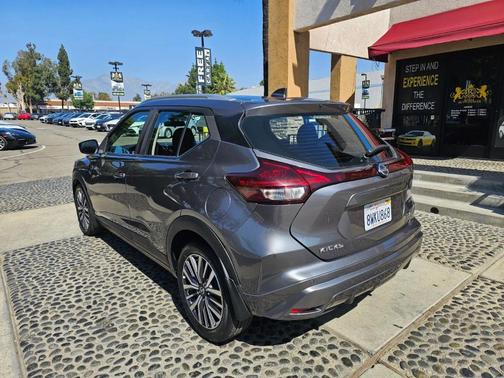 2021 Nissan Kicks SV