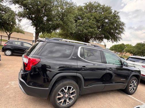 2023 GMC Acadia AWD SLT