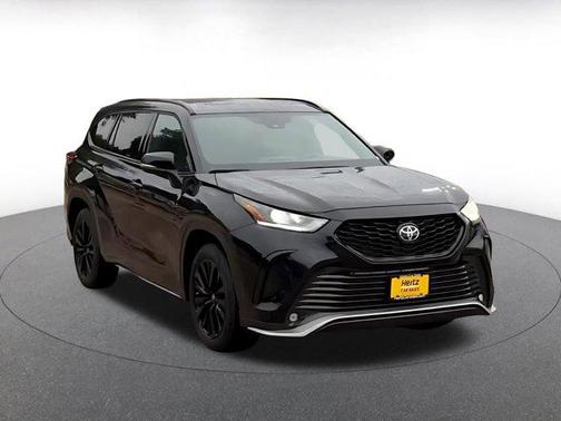 Midnight Black Metallic 2025 Toyota Highlander XSE