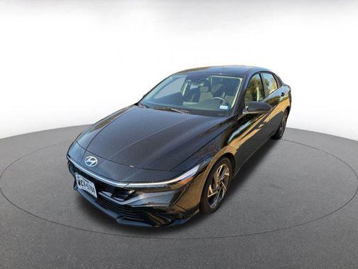 2025 Hyundai ELANTRA SEL