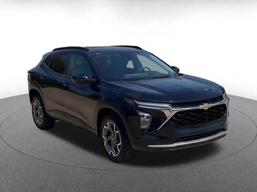 Mosaic Black Metallic 2025 Chevrolet Trax LT