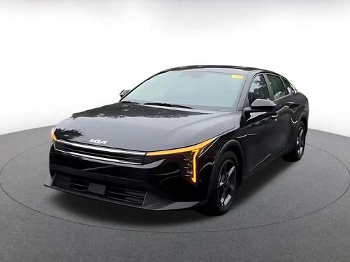 Aurora Black Pearl 2025 Kia K4 LXS
