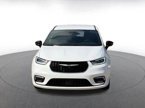 2025 Chrysler Pacifica L