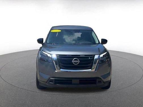 2024 Nissan Pathfinder S FWD