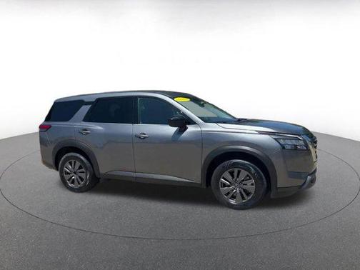 2024 Nissan Pathfinder S FWD