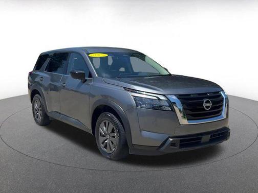 2024 Nissan Pathfinder S FWD