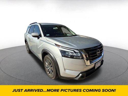 2025 Nissan Pathfinder SV 4WD