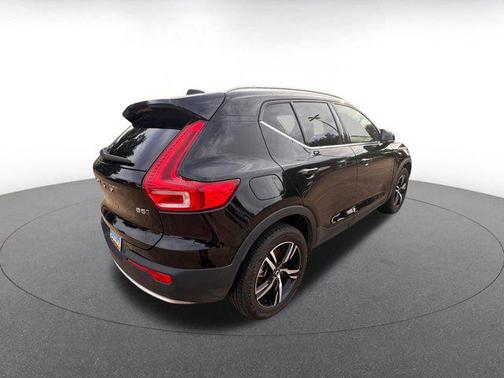 2024 Volvo XC40 CORE