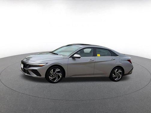 2025 Hyundai ELANTRA SEL