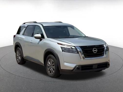 Brilliant Silver Metallic 2025 Nissan Pathfinder SV 4WD