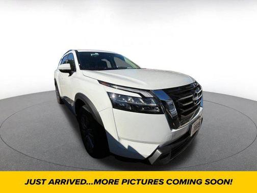 2025 Nissan Pathfinder SV 4WD