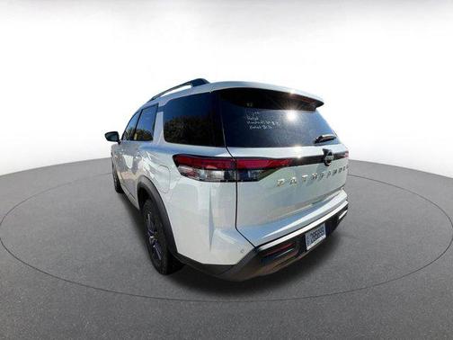 2025 Nissan Pathfinder SV 4WD