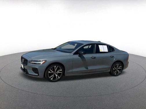 2024 Volvo S60 B5 Core Dark Theme