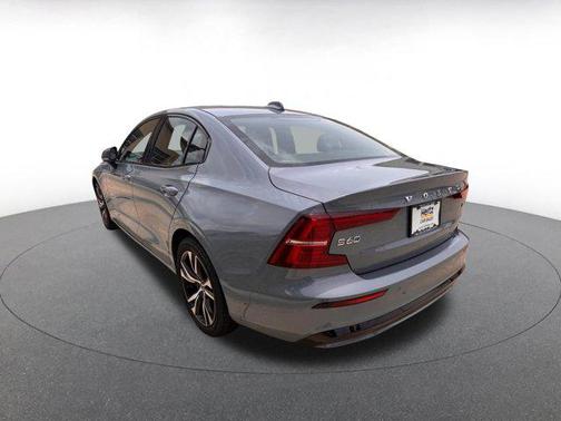 2024 Volvo S60 B5 Core Dark Theme