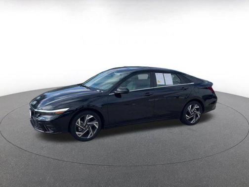 2025 Hyundai ELANTRA SEL