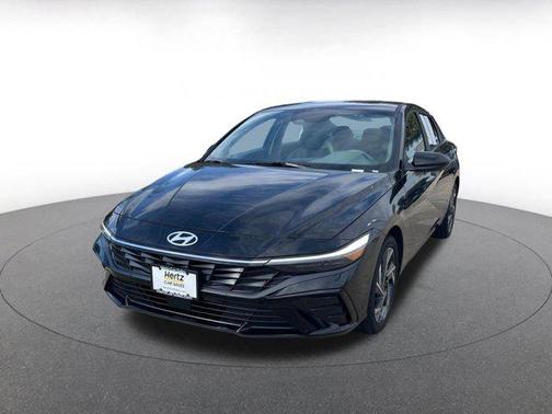 2025 Hyundai ELANTRA SEL