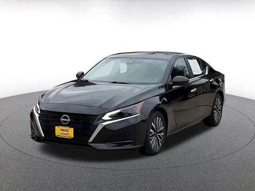 Super Black 2025 Nissan Altima SV FWD