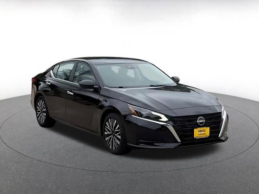 Super Black 2025 Nissan Altima SV FWD
