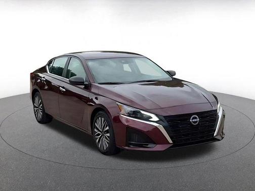 Garnet Pearl Metallic 2025 Nissan Altima SV FWD