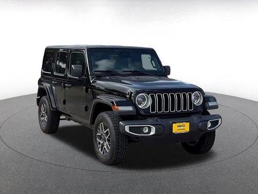 Black Clearcoat 2025 Jeep Wrangler 4-Door Sahara 4x4