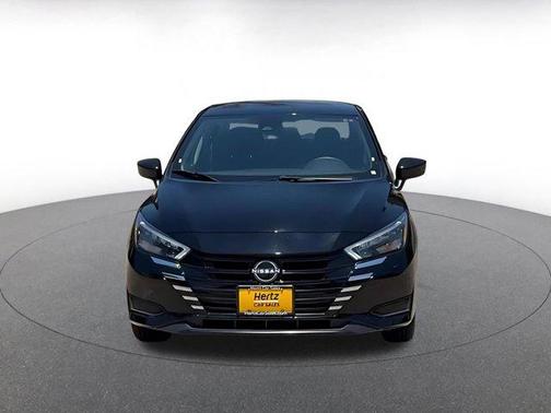 Super Black 2025 Nissan Versa 1.6 SV