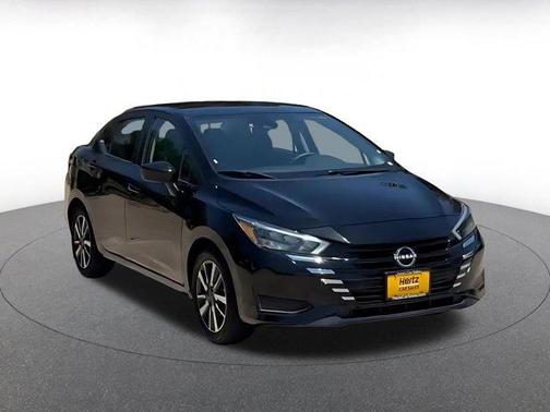 Super Black 2025 Nissan Versa 1.6 SV
