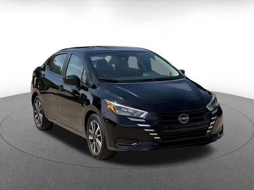 Super Black 2025 Nissan Versa 1.6 SV