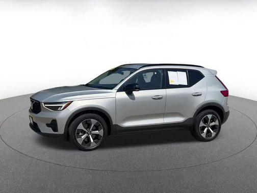 2024 Volvo XC40 CORE