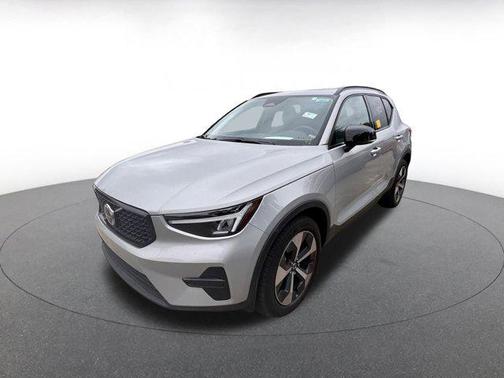 2024 Volvo XC40 CORE