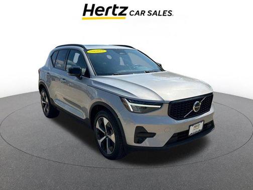 2024 Volvo XC40 CORE