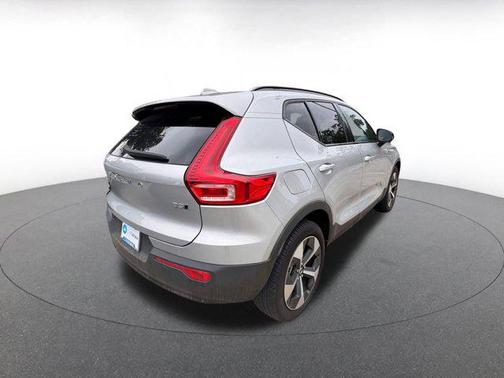2024 Volvo XC40 CORE