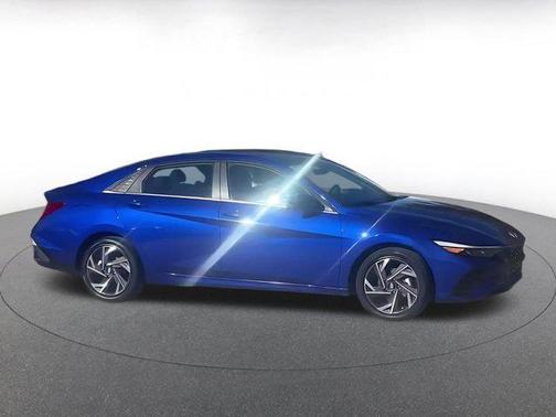 2025 Hyundai ELANTRA SEL