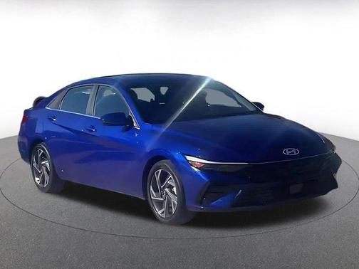 2025 Hyundai ELANTRA SEL