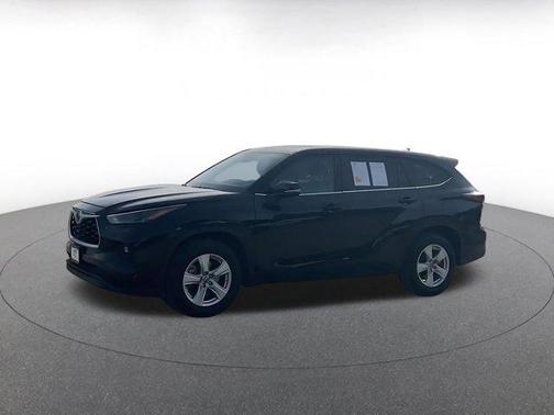 2025 Toyota Highlander LE