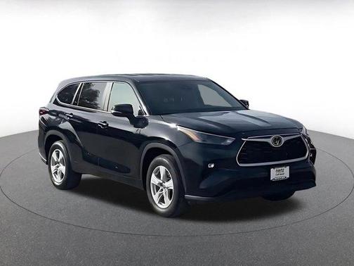 2025 Toyota Highlander LE