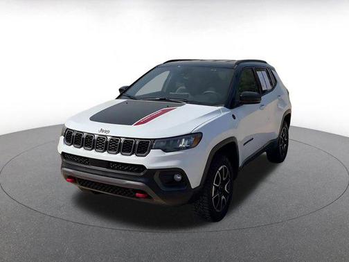 Bright White Clearcoat 2025 Jeep Compass Trailhawk