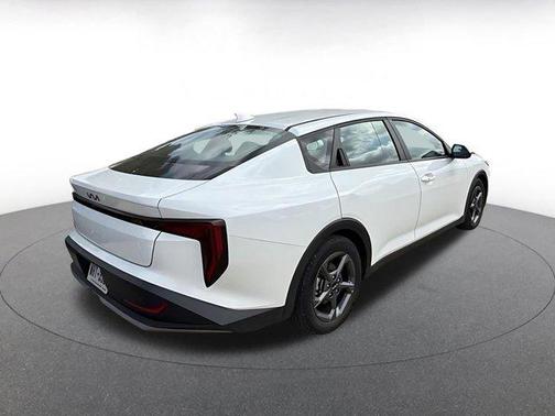 Snow White Pearl 2025 Kia K4 LXS