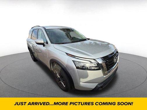 2025 Nissan Pathfinder SV FWD