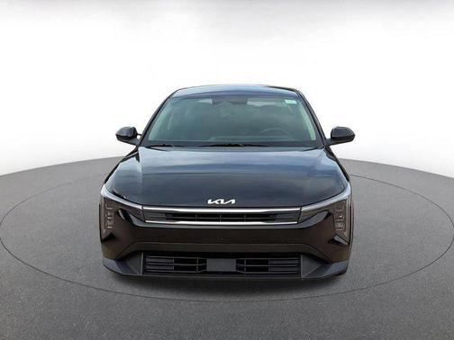 Aurora Black Pearl 2025 Kia K4 LXS