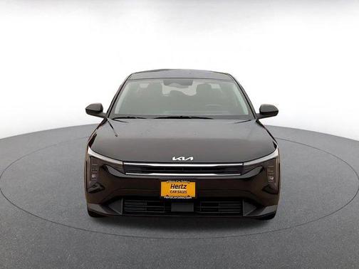 Aurora Black Pearl 2025 Kia K4 LXS