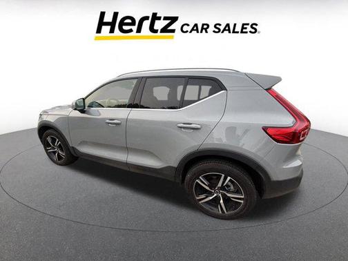 2024 Volvo XC40 CORE