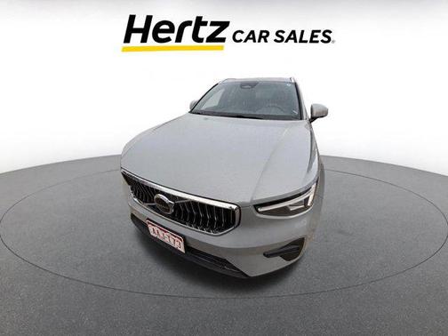 2024 Volvo XC40 CORE