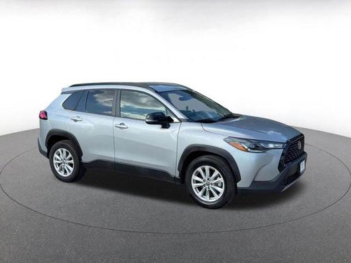 2025 Toyota Corolla Cross LE