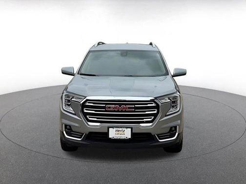 Sterling Metallic 2024 GMC Terrain SLT