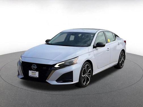 2025 Nissan Altima SR FWD