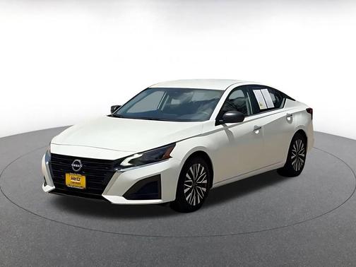 Glacier White 2025 Nissan Altima SV FWD