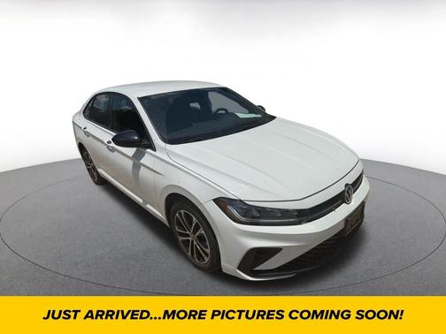 Pure White 2025 Volkswagen Jetta 1.5T Sport