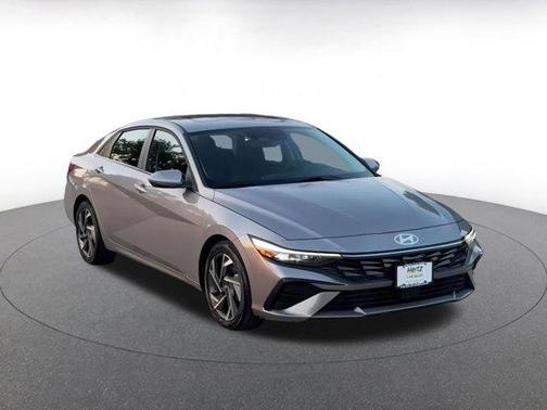 2025 Hyundai ELANTRA SEL