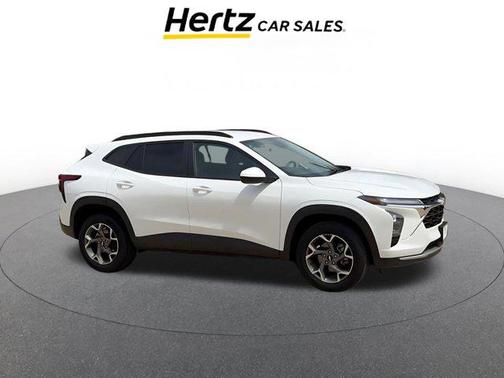 Summit White 2025 Chevrolet Trax LT